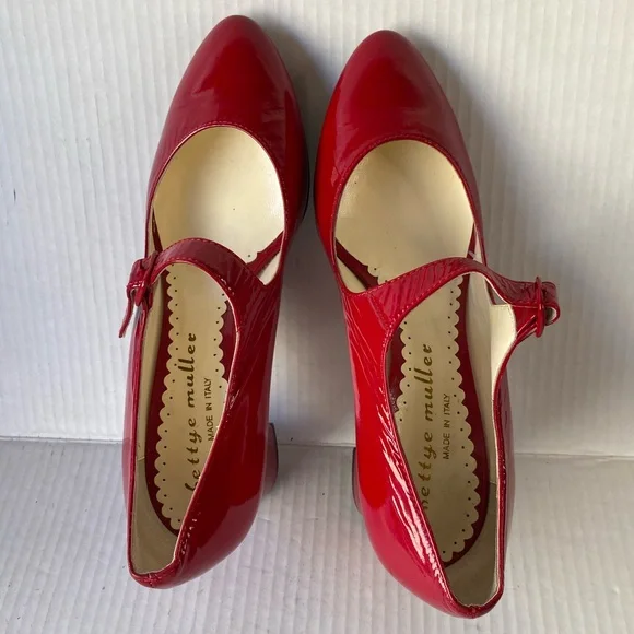 Bettye Muller Red Patent Leather Mary Jane Block Heel Pumps Size 39/ 8.5 - Picture 3 of 8